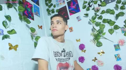 liam_honey18 online show from April 28, 4:39 am