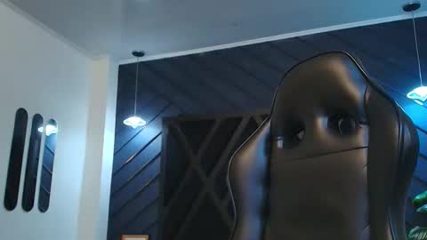 LIAM KLEIN online show from February 25, 11:44 am