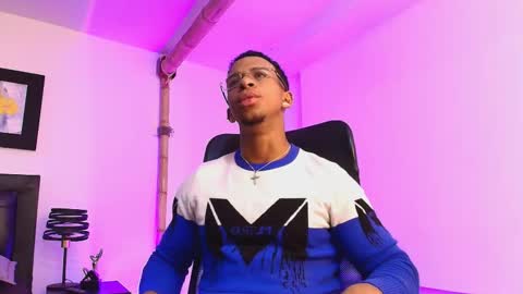 Snapshot of liam_morocho chatting on September 20, 8:20 pm LIAM online show from September 20, 8:20 pm