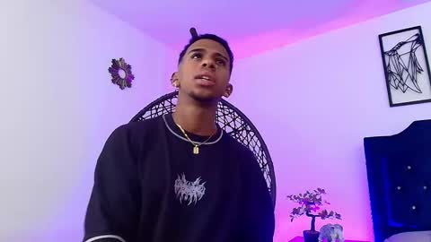 Snapshot of liam_morocho chatting on October 16, 5:37 am LIAM online show from October 16, 5:37 am