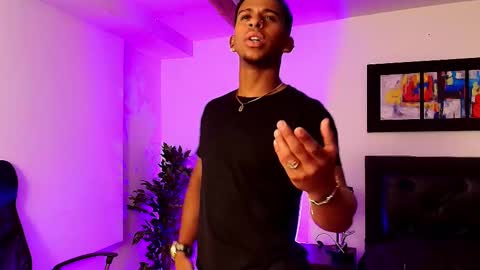 Snapshot of liam_morocho chatting on October 18, 6:18 am LIAM online show from October 18, 6:18 am