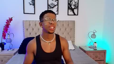 Snapshot of liam_morocho chatting on October 14, 5:25 am LIAM online show from October 14, 5:25 am