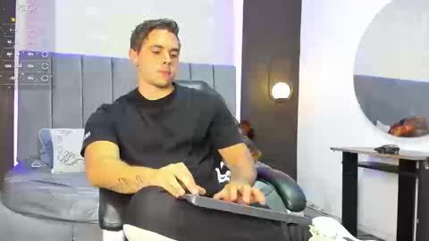 Snapshot of liam_walk chatting on September 8, 9:14 pm Liam online show from September 8, 9:14 pm