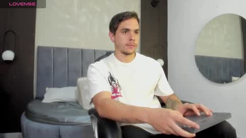 Snapshot of liam_walk chatting on March 12, 8:20 pm Liam online show from March 12, 8:20 pm