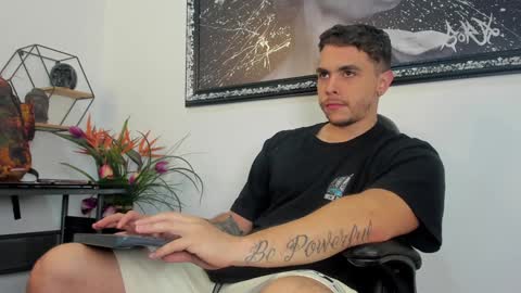 Snapshot of liam_walk chatting on January 24, 12:20 pm Liam online show from January 24, 12:20 pm