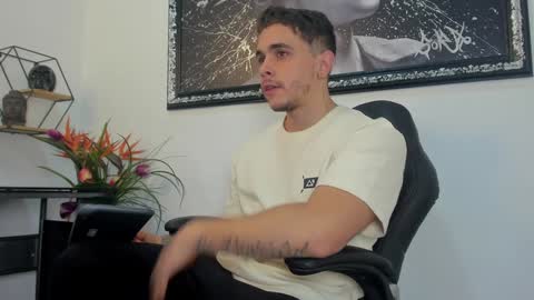 Snapshot of liam_walk chatting on January 22, 1:11 pm Liam online show from January 22, 1:11 pm