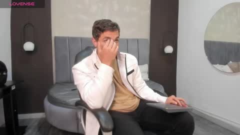 Snapshot of liam_walk chatting on March 8, 4:41 am Liam online show from March 8, 4:41 am