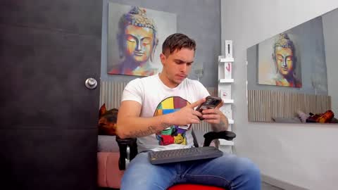 Snapshot of liam_walk chatting on January 6, 11:29 am Liam online show from January 6, 11:29 am