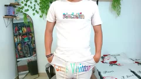 liamxul online show from September 23, 7:13 pm