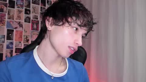 Snapshot of liamelf chatting on October 31, 6:26 am Liam online show from October 31, 6:26 am