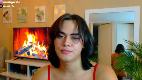 Snapshot of liamtaylor_ chatting on September 30, 7:35 am Tell me Liam online show from September 30, 7:35 am