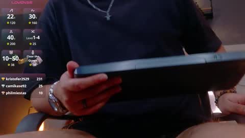 Liam Thunder online show from December 15, 7:55 pm