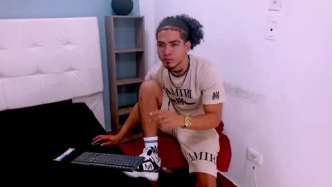 Lihan online show from February 18, 3:10 am