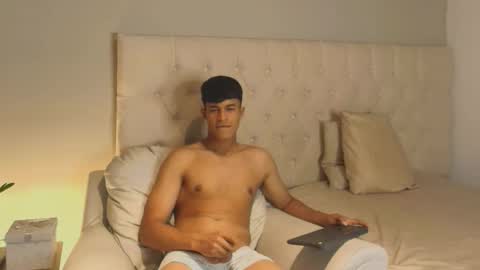 lil online show from January 10, 7:39 pm