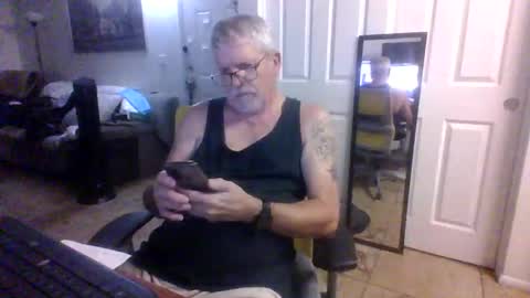 lilpackage69 online show from October 17, 2:37 am