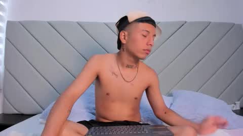 little_kris1 online show from October 15, 1:08 pm