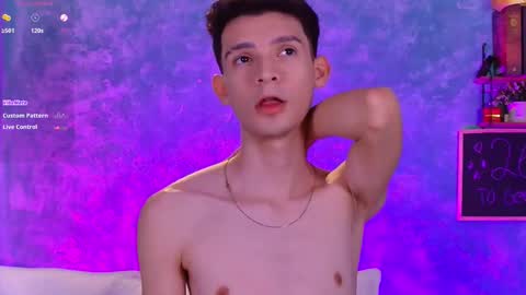 Snapshot of little_twiink chatting on September 27, 5:49 am Juan Ferrer online show from September 27, 5:49 am