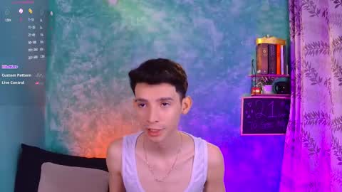 Snapshot of little_twiink chatting on October 3, 3:00 am Juan Ferrer online show from October 3, 3:00 am