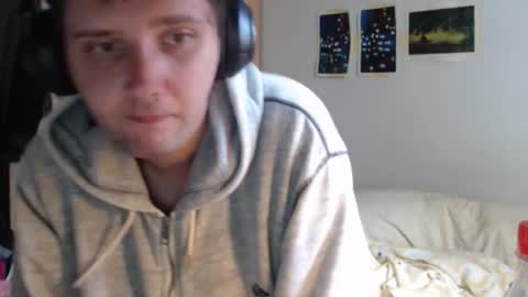 littlealien7 online show from October 21, 12:14 am