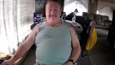 Littled83057 online show from September 18, 8:00 pm