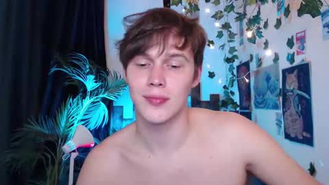 Snapshot of littlesadcabbage chatting on September 19, 12:35 am Sonnenschein online show from September 19, 12:35 am