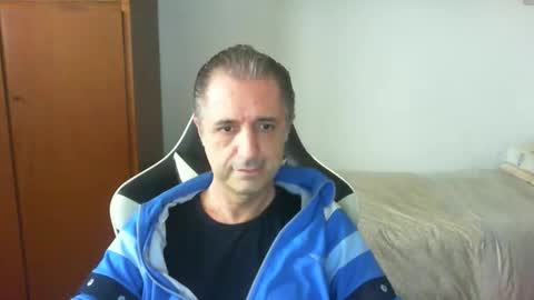 liuk53 online show from May 5, 12:18 pm