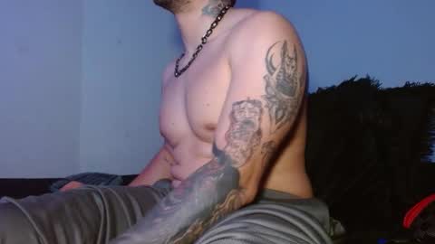 lliamm 2 online show from October 11, 6:39 am