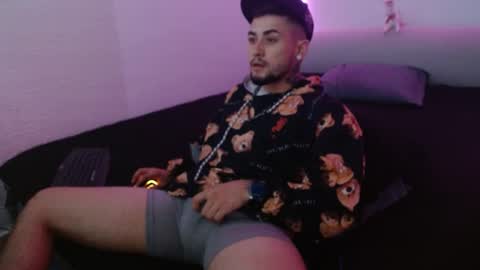 lliamm 2 online show from January 22, 3:31 am