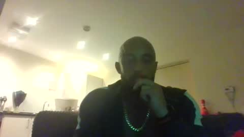 Leon online show from September 27, 7:45 pm