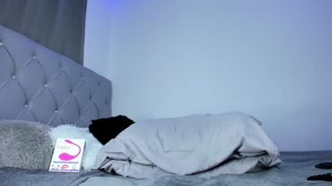 lm_adrii online show from December 22, 8:14 pm