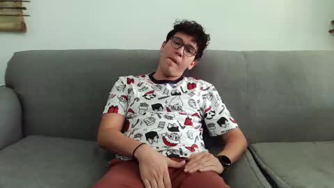 Lobo online show from February 19, 9:14 pm