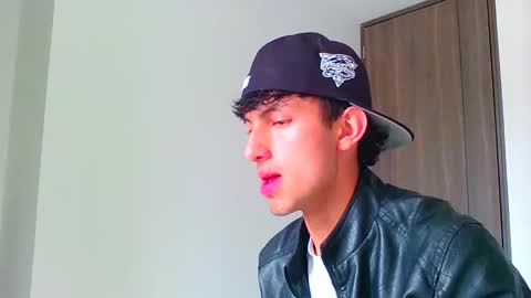 logaan_grey online show from January 3, 4:16 pm