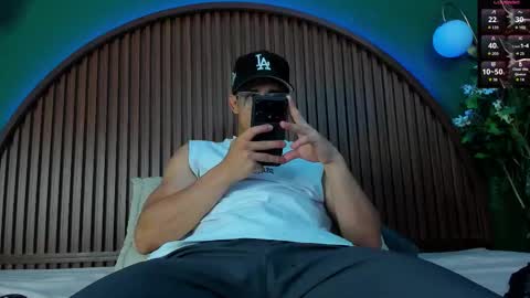 logan_griffin online show from November 18, 4:38 am