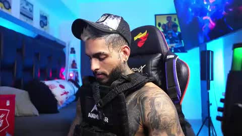 logan_hugh8 online show from February 25, 6:25 am