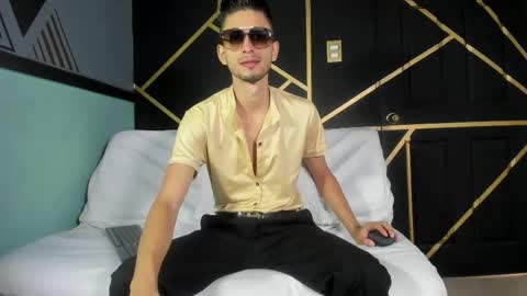 Snapshot of logan_rogers chatting on October 29, 11:57 am Logan Rogers online show from October 29, 11:57 am