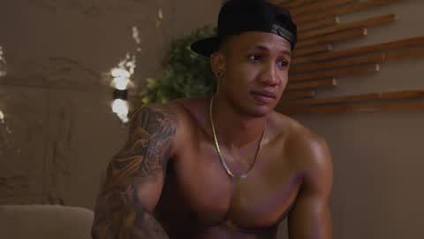 logan_varela online show from October 16, 11:02 pm