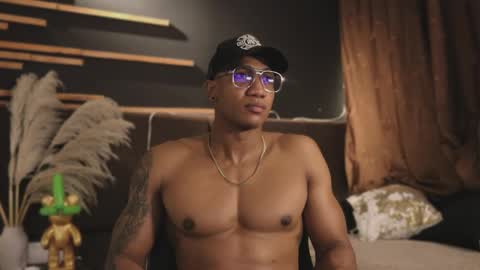 logan_varela online show from January 30, 1:22 am