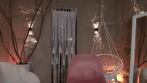 logan_varela online show from September 23, 12:26 pm