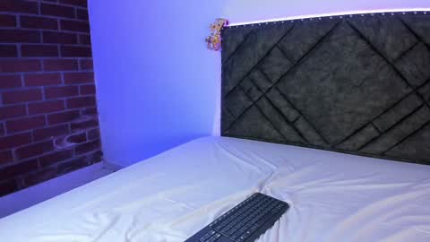 Snapshot of logan_west1 chatting on October 22, 7:56 am Logan online show from October 22, 7:56 am