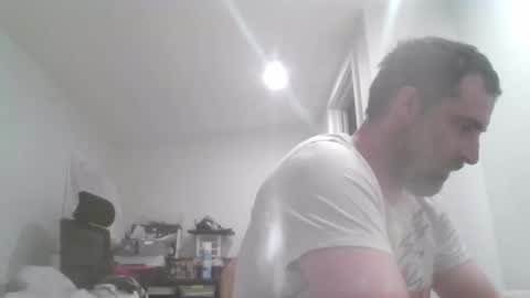 THE SEXIEST MAN ALIVE online show from April 5, 2:52 am