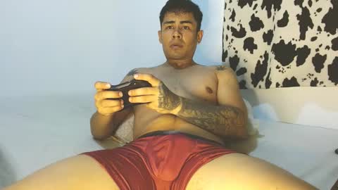 Snapshot of lonelydick2002 chatting on January 23, 12:35 am lonelydick2002 online show from January 23, 12:35 am