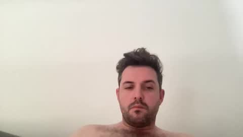 Snapshot of looksinawe chatting on October 19, 12:59 am scottieboi online show from October 19, 12:59 am
