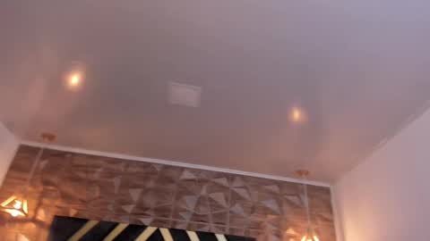  L O R E N Z O  Thumbs Up help  online show from February 20, 5:29 pm