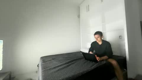 Snapshot of lostpuppyboy chatting on September 27, 3:59 am lostpuppyboy online show from September 27, 3:59 am