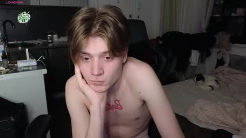 louie_evans online show from February 25, 11:28 pm