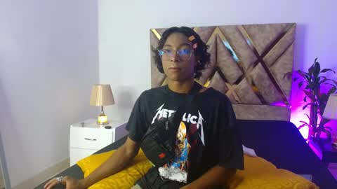 Louis Valdz online show from December 8, 9:08 pm