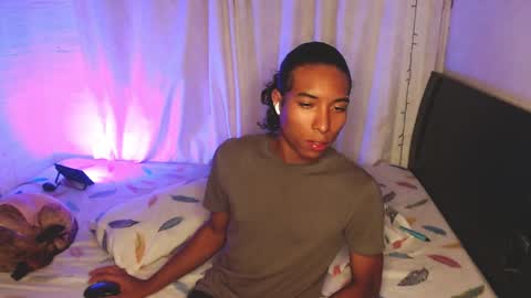 Louis Valdz online show from February 8, 6:12 am