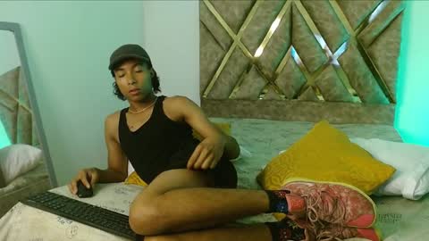 Louis Valdz online show from January 11, 7:38 pm