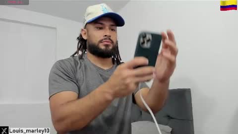 louis_marley_ online show from June 30, 1:34 pm
