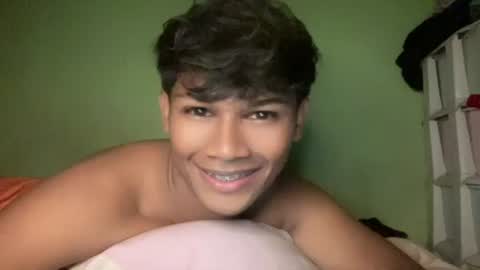 Snapshot of lovebudslive chatting on October 27, 9:33 am lovebudslive online show from October 27, 9:33 am